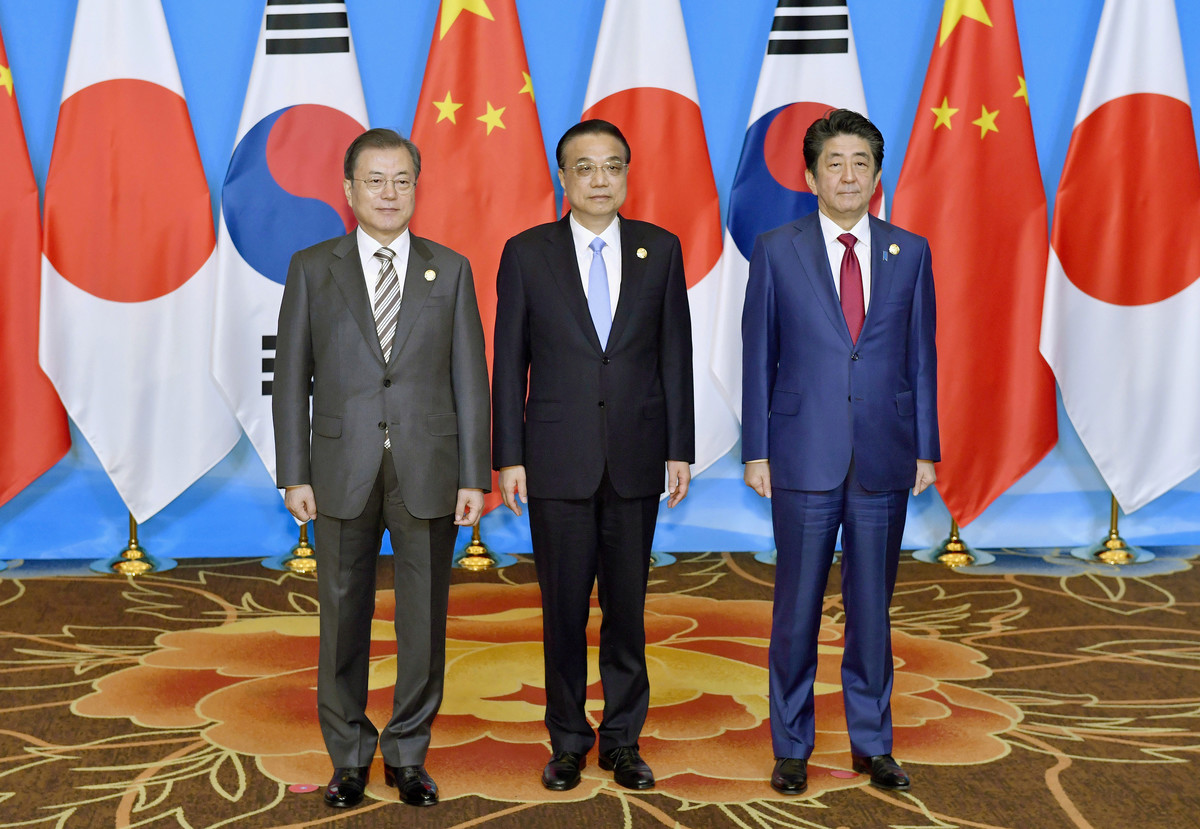 日中韓首脳、２７日に会談　４年半ぶり、共同宣言発表へ