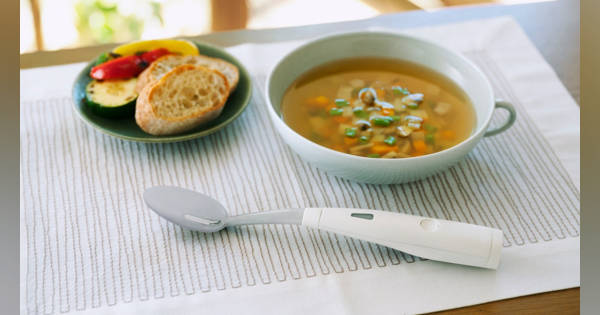 電気の力で味を増幅、「エレキソルト スプーン」が味覚の“常識”を