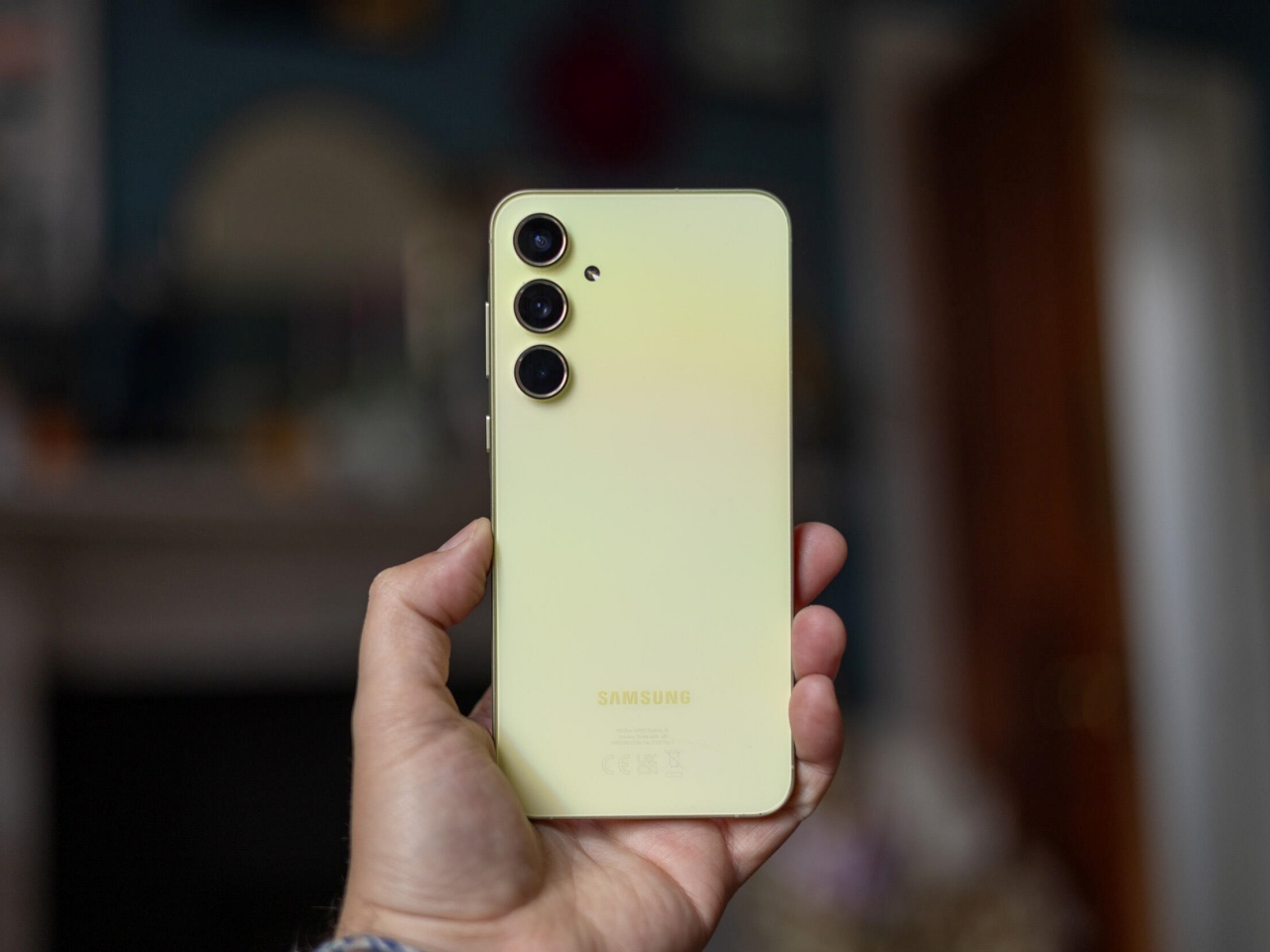 Galaxy A55 5G」レビュー：日常使いには十分な堅実スマホ、残念な点も