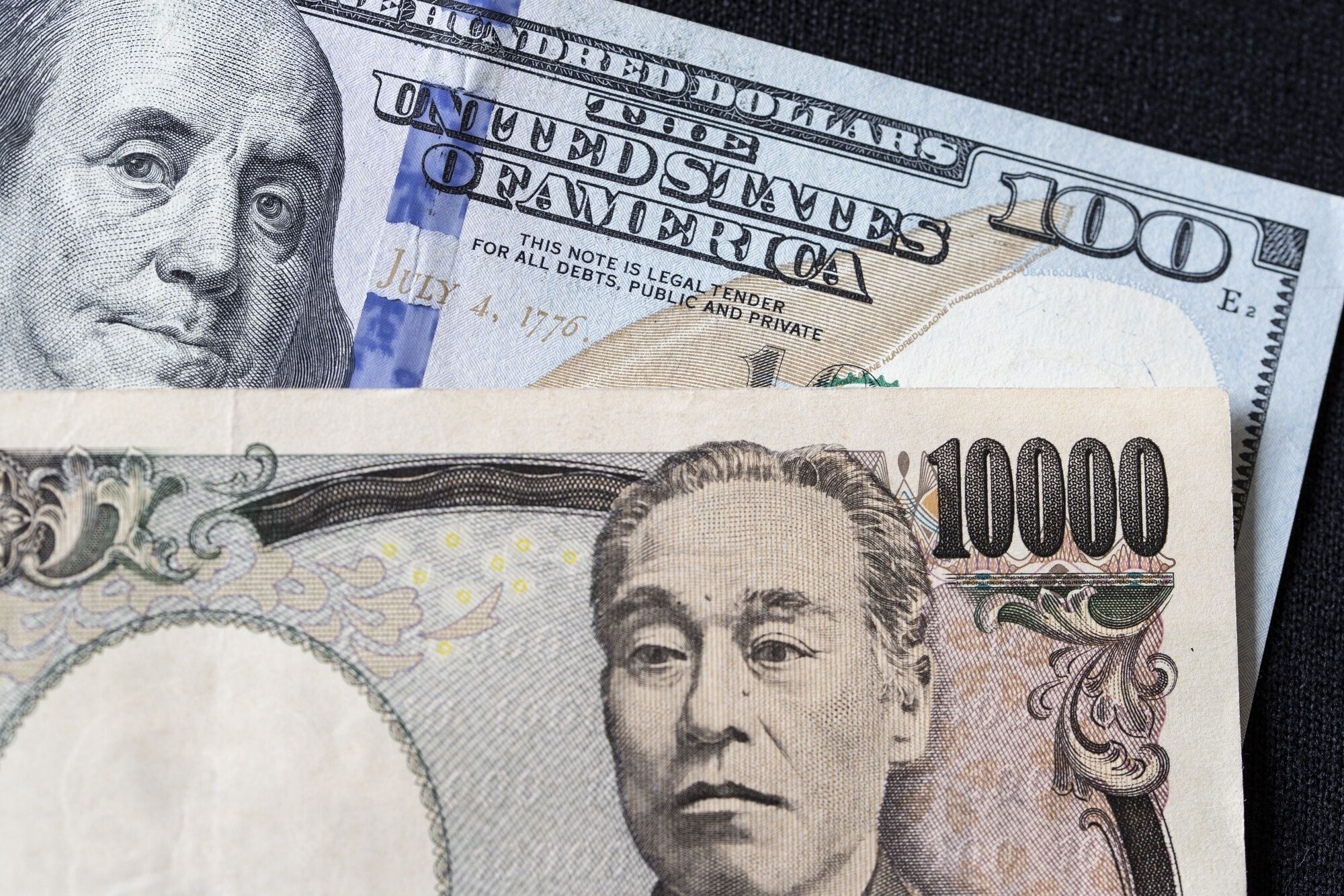 円が対ドルで下げ拡大、一時160円60銭台－神田財務官は市場けん制
