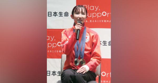 卓球の早田、メダル獲得に涙　日本生命のパリ五輪報告会