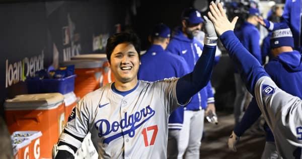 ドジャースが4年ぶりワールドシリーズ進出王手！敵地連勝で3勝1敗に　大谷翔平が先頭打者弾含む4出塁4得点躍動でメッツ圧倒　空席だらけの異様光景に