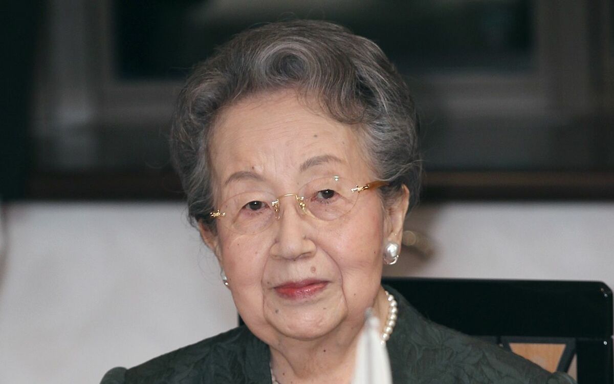 事実上の“分裂状態”にある」瑶子さま（41）はご不満、信子さま