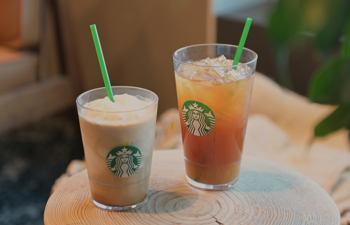 スターバックス、2025年1月から脱紙ストロー バイオマスプラ製に スターバックス、2025年1月から脱紙ストロー バイオマスプラ製に