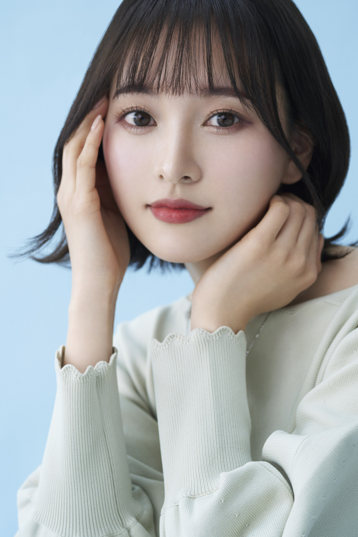 兒玉遥、ランジェリー“はだけた”大胆美ボディ「スケスケ」「ほんまに綺麗」 (ORICON NEWS)