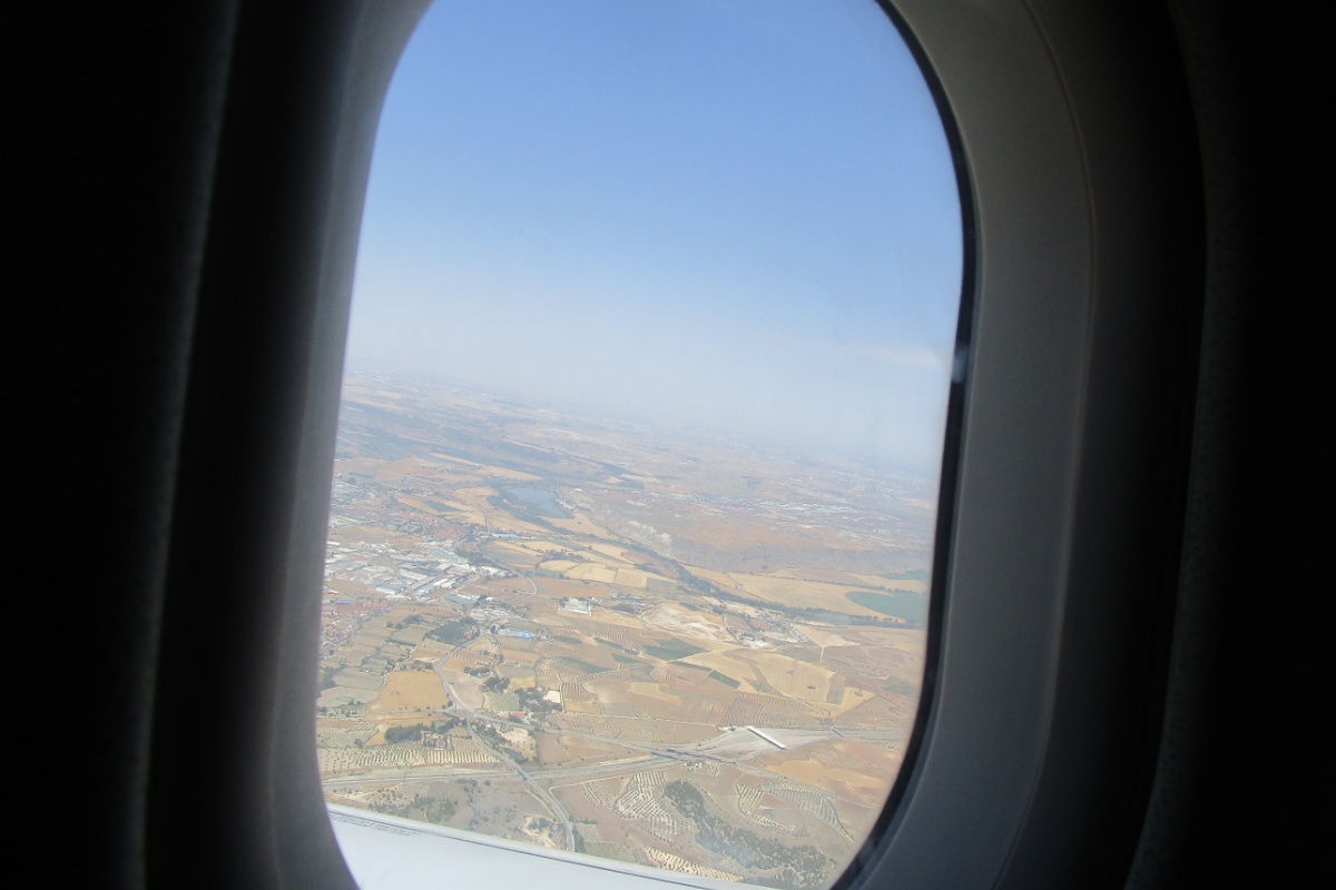 飛行機の窓 窓に魔法⁉ 最新技術搭載のボーイング787で発見した“スマートウィンドウ