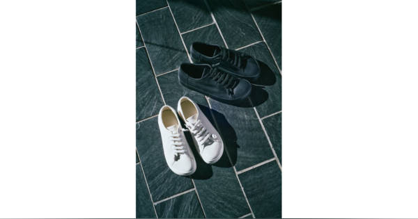 無印良品「MUJI Labo」がカンペールと共同開発したスニーカーを
