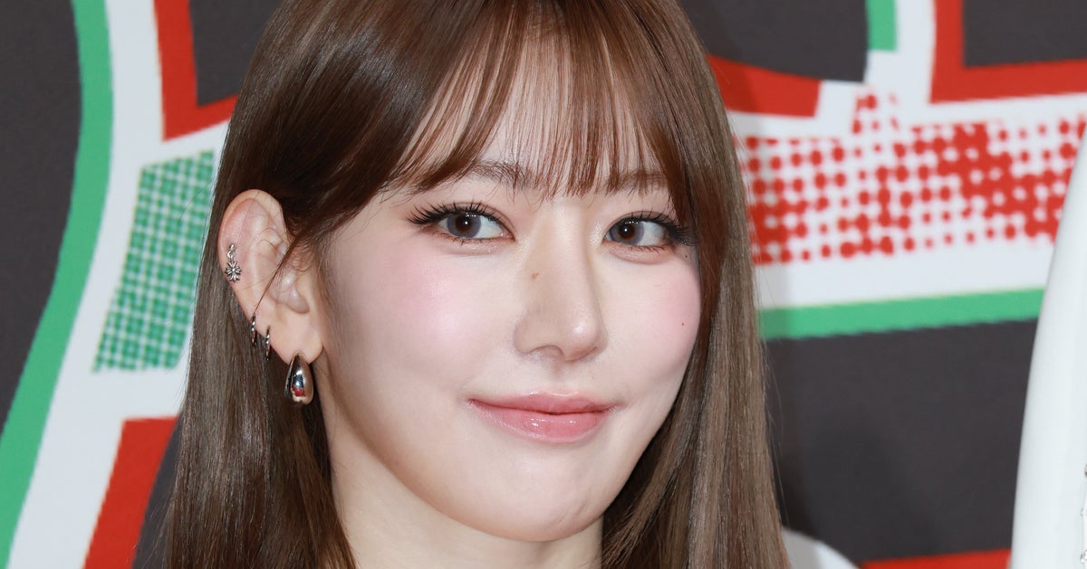 LE SSERAFIM宮脇咲良さんの手編みマフラーがセンス抜群すぎる。革