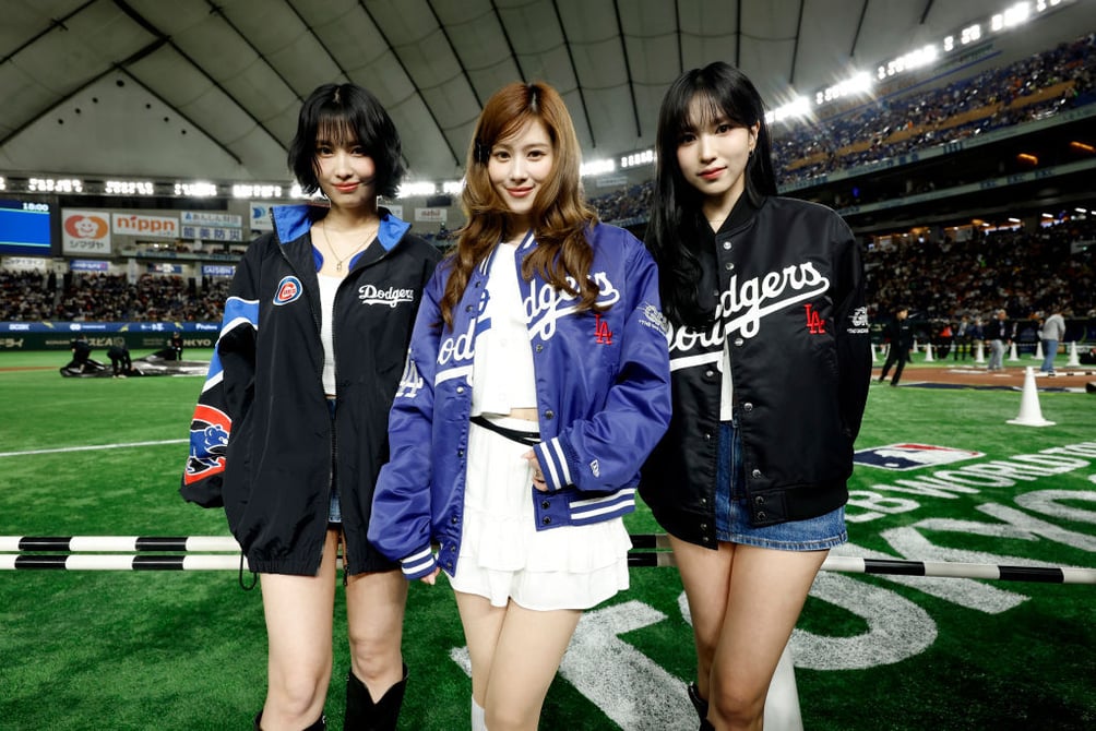 MISAMO モモ着用ジャケットが話題沸騰、MLB「東京シリーズ」ドジャース