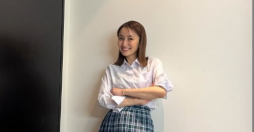 46歳・矢田亜希子、超ミニスカ＆ルーズソックス姿で美脚スラリ 「奇跡