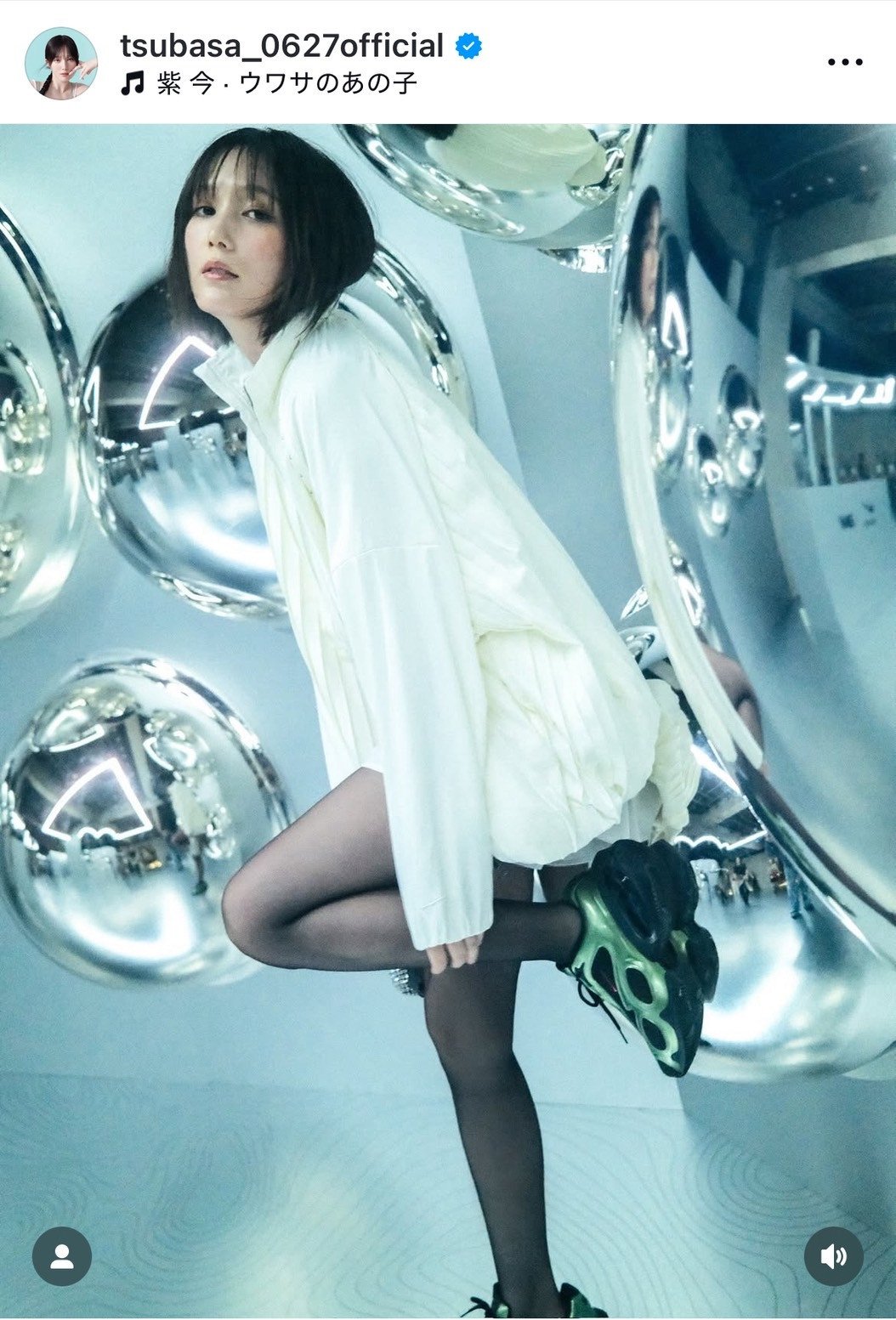 本田翼、“ミニ丈×透けタイツ”で美脚披露「たまらない」「美しすぎます