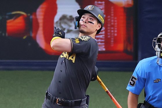 Epoch One ホロスペクト　佐藤輝明　30枚限定ジャージナンバー　ルーキー jambalaya_24epnpb-018