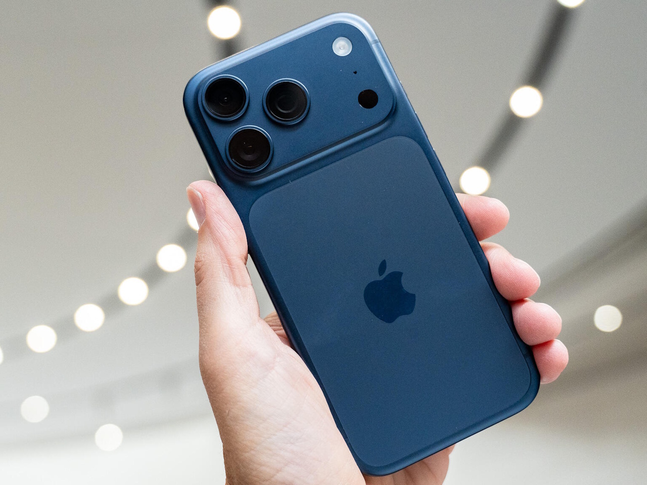 iPhone 17」に傷つきやすいとの指摘相次ぐ--「スクラッチゲート」問題