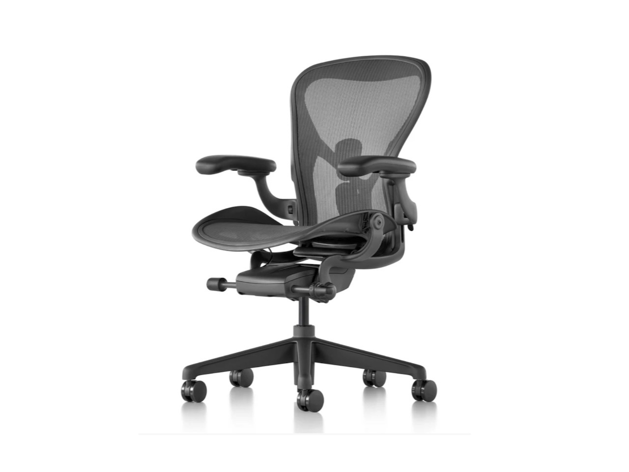 ハーマンミラーの「アーロンチェア」が6万円引きのセール中 (CNET Japan)