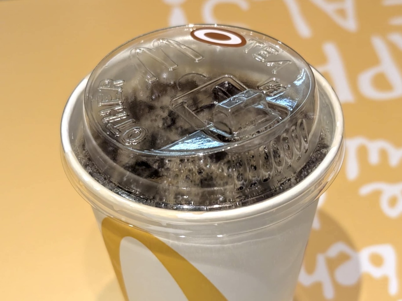 マクドナルドの「ストロー無しで飲めるフタ」を試す--紙ストローより