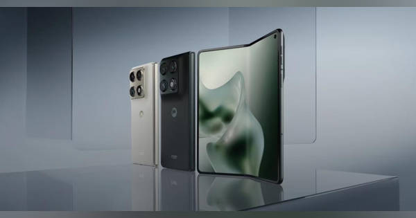 Motorola razr シルバー 6.2インチ折りたたみ式　本体のみ Motorolaも横に開く時代。今度の折りたたみスマホ「razr」は開くと