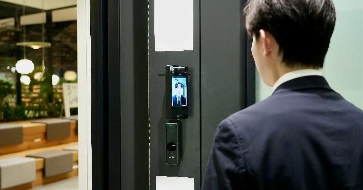 NEC、入社式に顔認証導入で受付が60分から15分に 森田社長「変化を