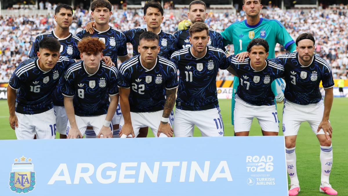 アディダス、アルゼンチン代表のコラボジャージを発表。94年W杯の