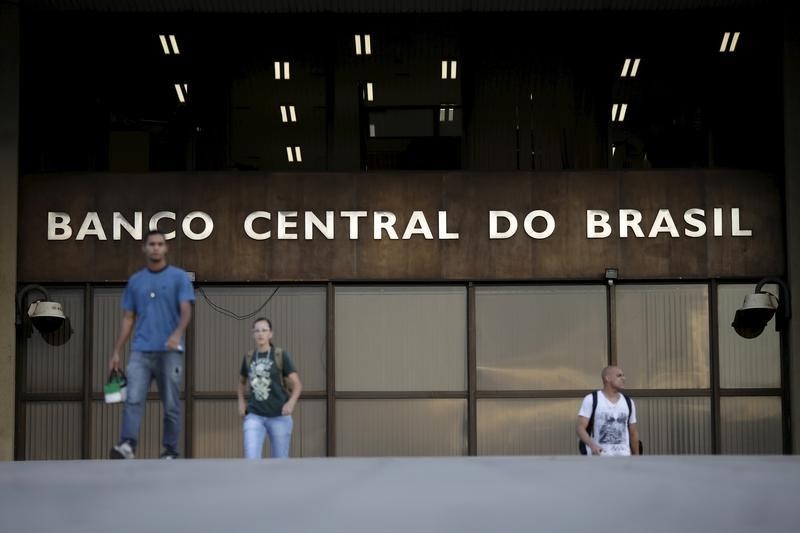 ブラジル中銀 政策金利を据え置き 緩和は インフレ動向次第