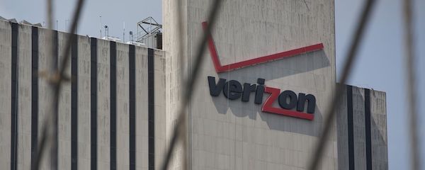 ベライゾン、チャーター・コミュニケーションズとの合併検討－WSJ