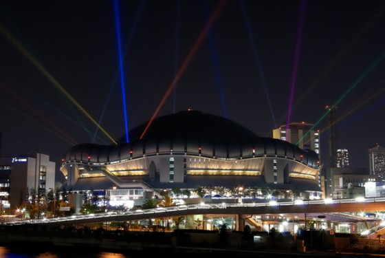 藤浪の死球きっかけにヤクルトと阪神が大乱闘 バレと矢野コーチが退場