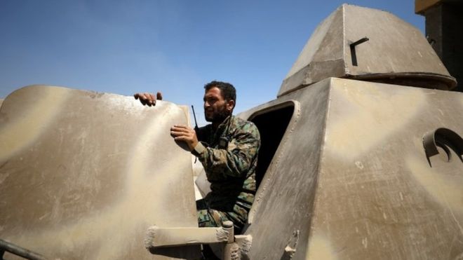 米支援勢力、シリア・ラッカでISを包囲 - BBCニュース