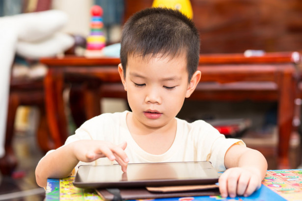中国政府「子供のゲーム規制」徹底へ　顔認証システムの導入も
