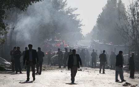 アフガンで自爆テロ、35人死亡　首都カブール、タリバン犯行か