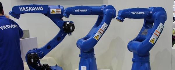 「スマホ生産工程のすべてをロボットに置き換える」（中国EMS）