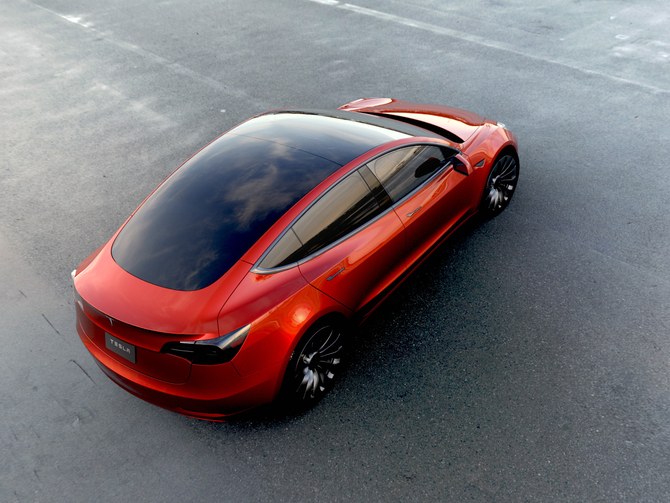 テスラの新型EV「モデル3」は、iPhoneのような革新を自動車産業にもたらす
