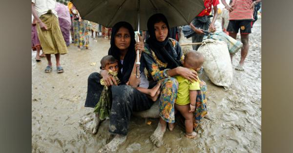 バングラデシュに逃れるロヒンギャ族、川岸に20人以上の遺体