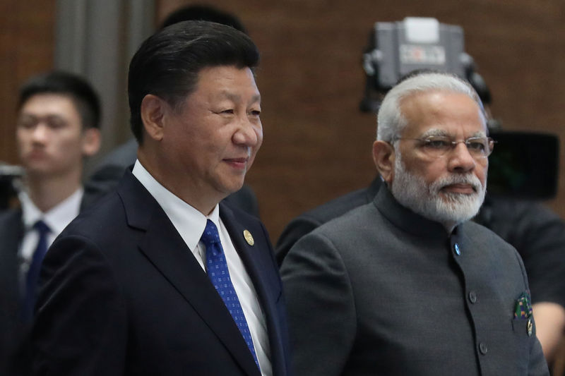 中国国家主席、首脳会談でインド首相に両国関係改善を呼び掛け