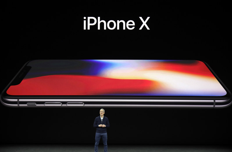米アップル：新型iPhone「X」発表　「8」も