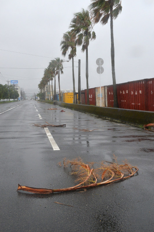 台風１８号：鹿児島・南九州市付近に上陸