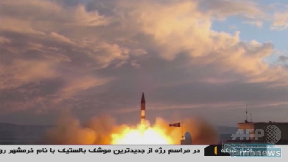 イランの新型ミサイル実験、トランプ米大統領が非難 核合意に不安高まる