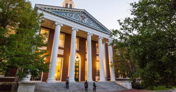 WSJの米大学ランキング、ハーバードが首位