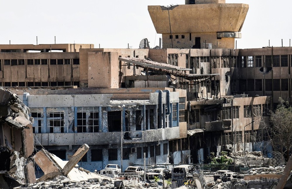 米支援のシリア民主軍、IS「最後の拠点」包囲網狭める