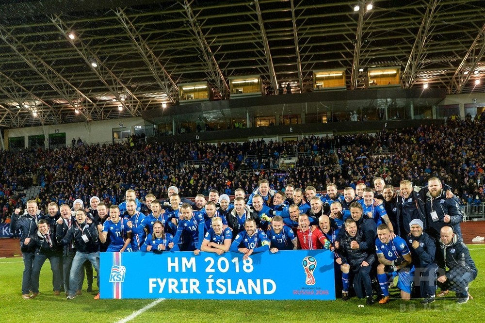 小国アイスランドが初のW杯出場決定、クロアチアは2位でPOへ