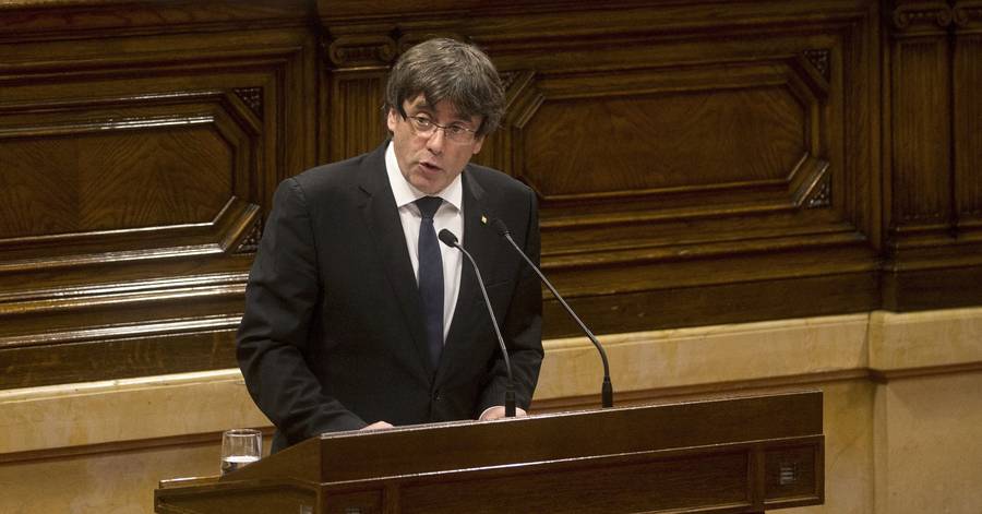 カタルーニャ州首相、独立宣言の発効を見送り