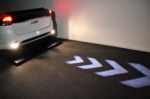 三菱電機 自動車向け安心・安全ライティング技術を公開。2020年以降実用化を目指す