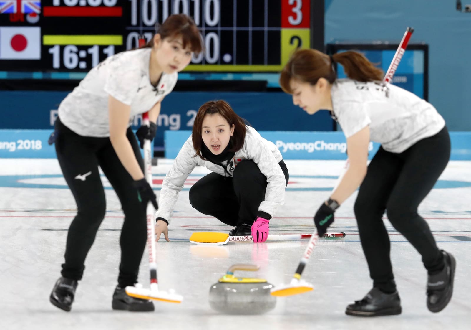 カーリング女子が 銅 英国破り初のメダル 平昌五輪