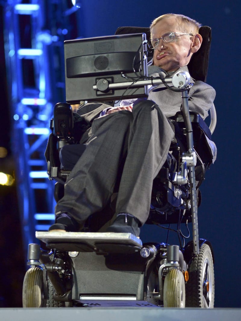 ALS闘病のホーキング博士死去　車いすの天才科学者、宇宙論発表