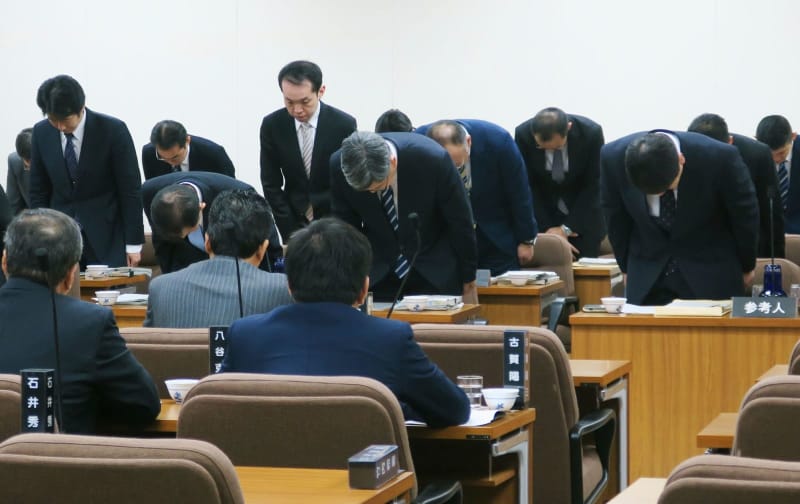 ヘリ墜落で防衛省幹部招致、佐賀　県議会で謝罪
