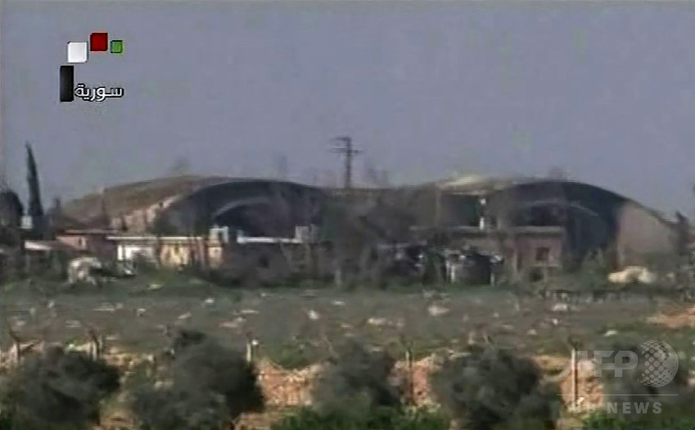 シリアの軍事空港攻撃、戦闘員14人死亡 イラン部隊も