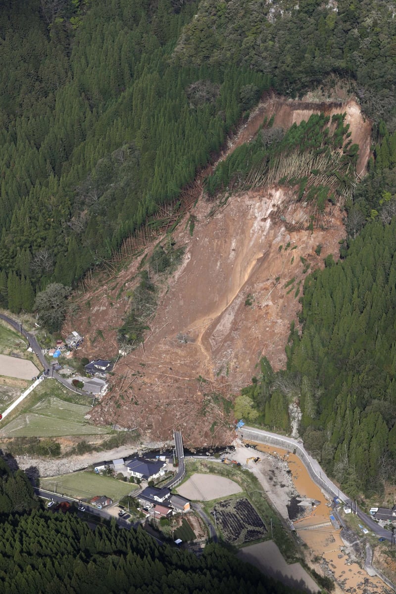 大分で山崩れ1人死亡 5人不明 耶馬渓 4棟被害