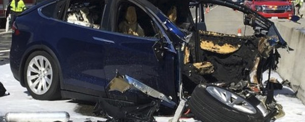 米テスラに批判集まる－死亡事故は運転手の不注意が原因と発表