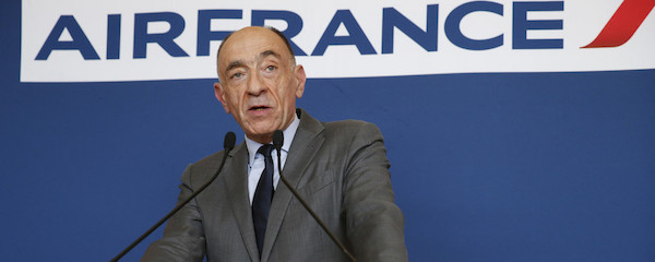 エールフランスの存亡は「瀬戸際の状況」 仏経済相が警告