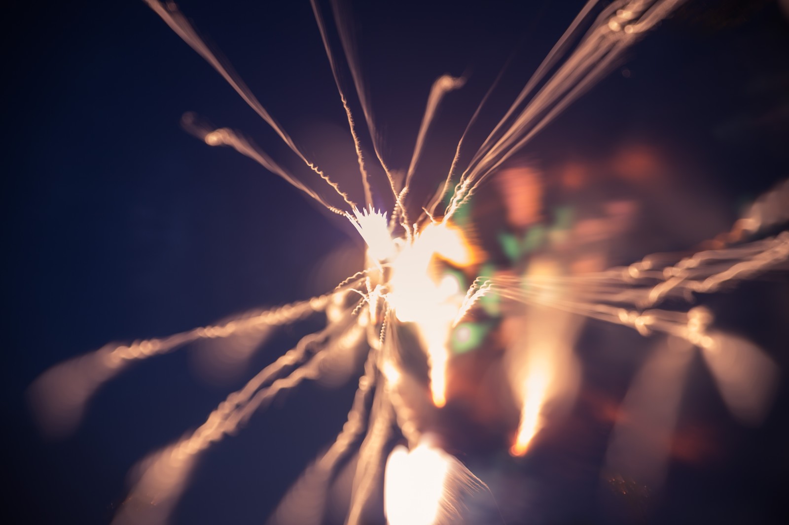 メカニカルmodで爆発事故の真相は 加熱式タバコ Iqosユーザーも注目のvapeを安全に利用する為の注意点 世永玲生