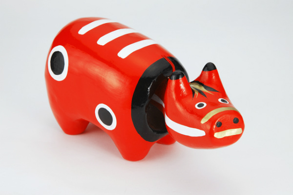 福島会津の民芸品「赤べこ」の不思議な魅力 (ZUU Online｜経済金融