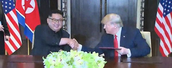 米朝首脳、合意文書に署名－北朝鮮は「完全非核化」に取り組む
